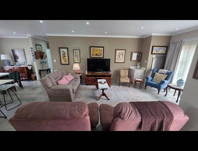 2 BEDROOM HOUSE FOR SALE IN DANA BAY